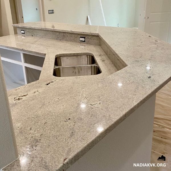 white fantasy quartzite