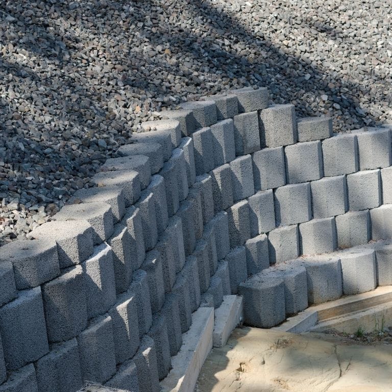 retaining wall - concrete